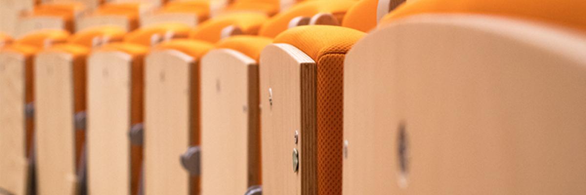 Imagen de portada: Salón de Actos de Gran Vía